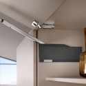 Dobradiça articulada de cozinha AVENTOS HF Top Blum para portas dobráveis.